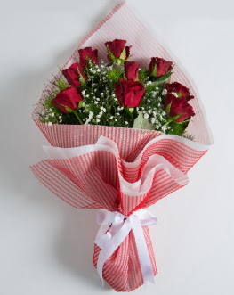 9 adet kırmızı gülden buket  Nevşehir güvenli kaliteli hızlı çiçek 