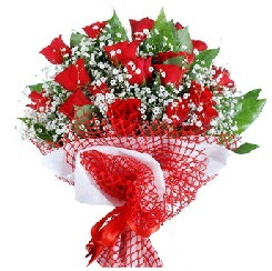 11 kırmızı gülden buket  Nevşehir çiçek siparişi sitesi 