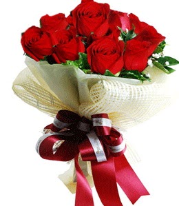 9 adet kırmızı gülden buket tanzimi  Nevşehir çiçek online çiçek siparişi 