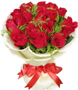 19 adet kırmızı gülden buket tanzimi  Nevşehir çiçek siparişi vermek 